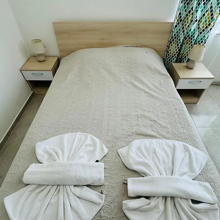 アパート Horizon 27 'в' *